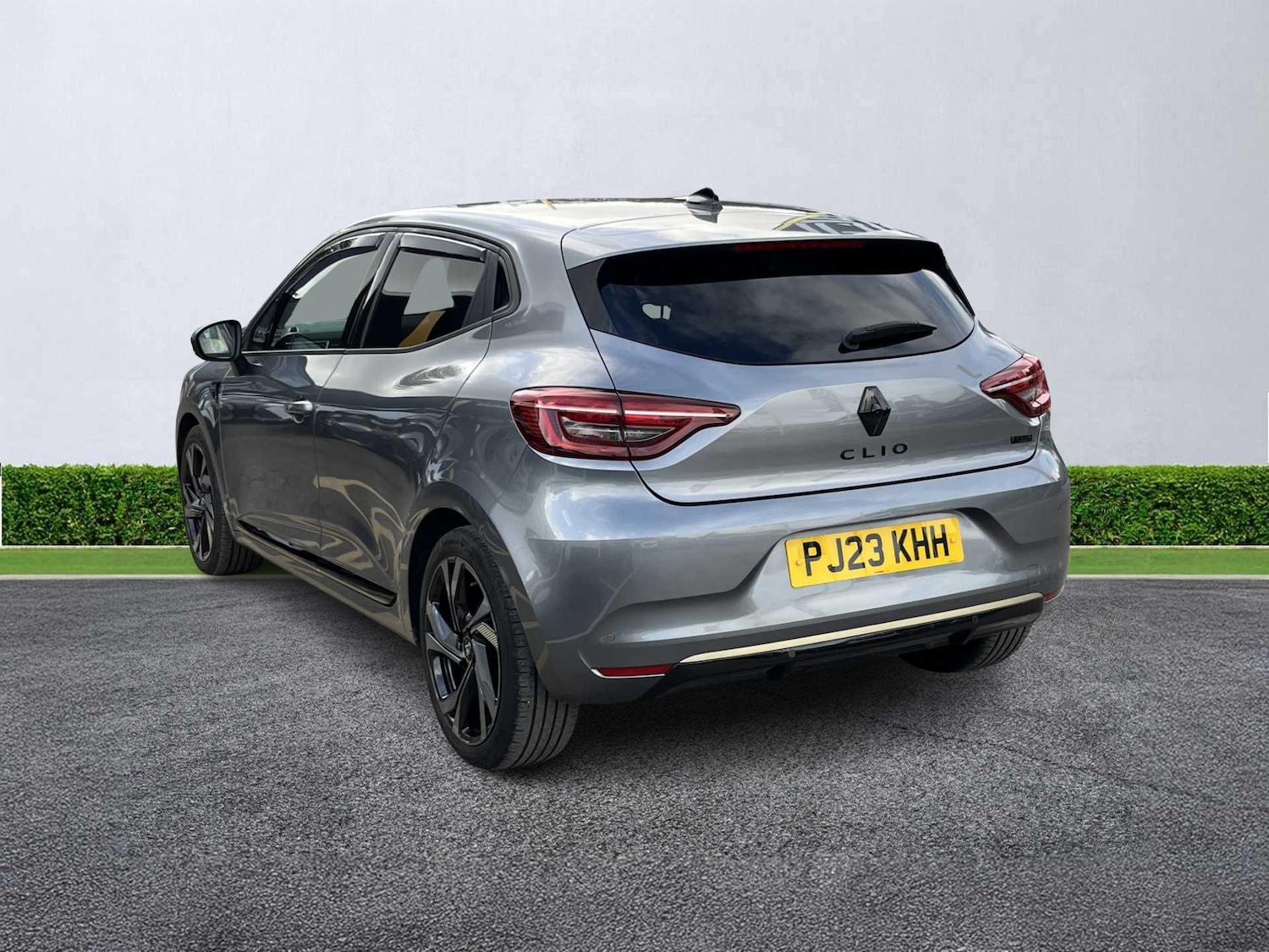 Used Renault Clio 2023 for sale - 76212093: Photo 2