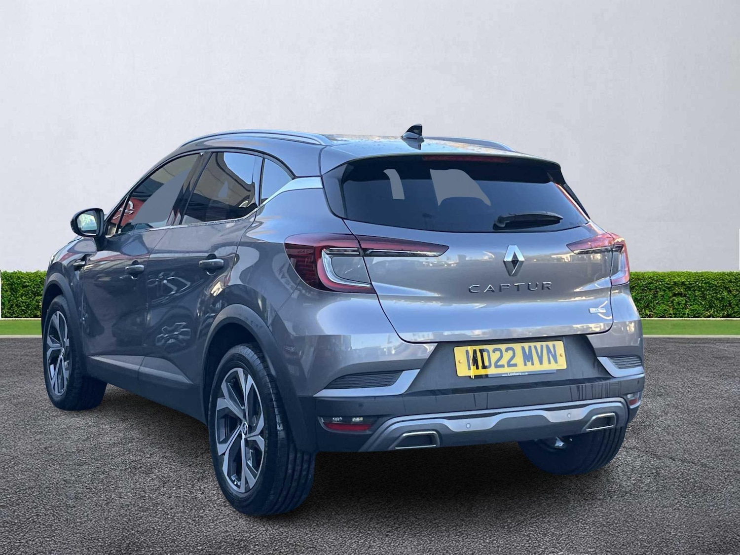 Used Renault Captur 2022 for sale - 76638896: Photo 2