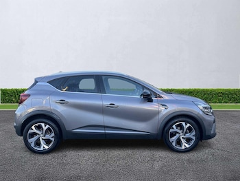 Used Renault Captur 2022 for sale - 76638896: Photo