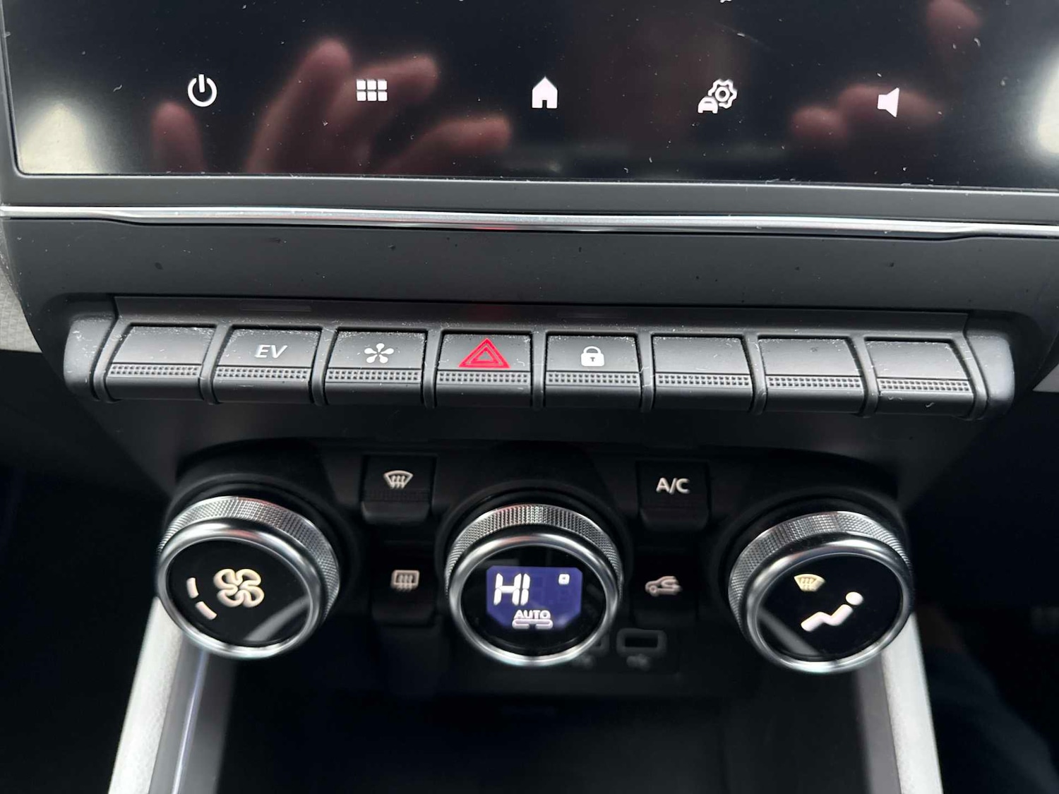 Used Renault Clio 2022 for sale - 76757446: Photo 11