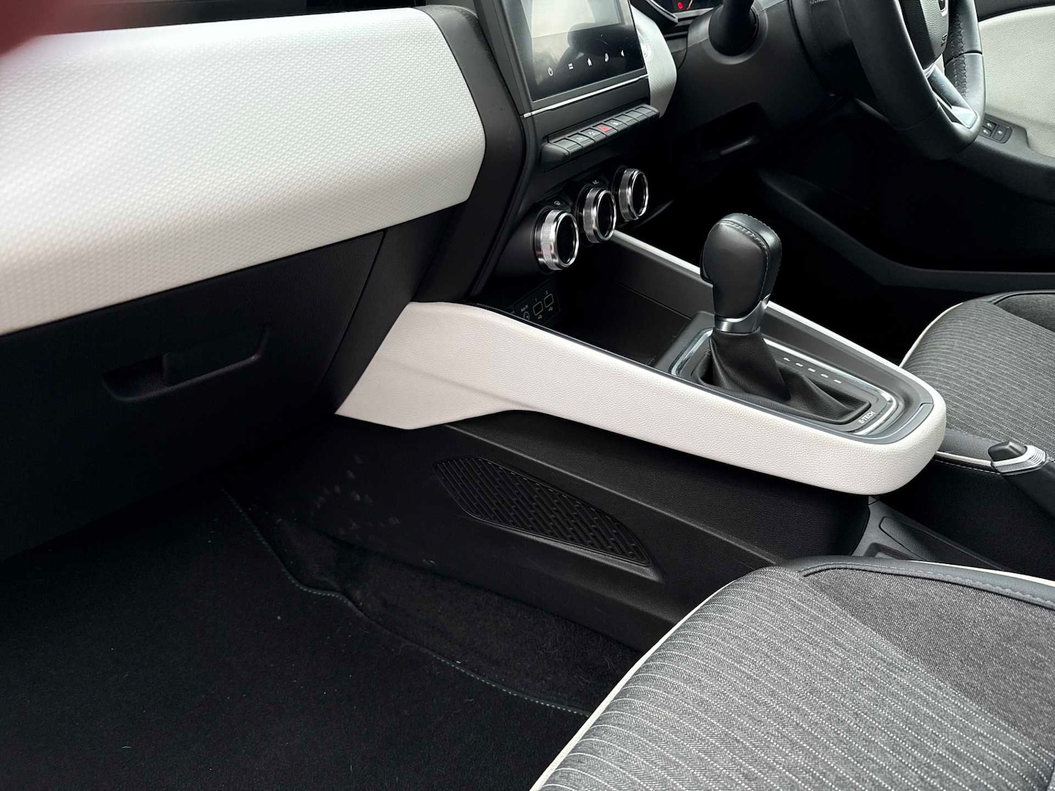 Used Renault Clio 2022 for sale - 76757446: Photo 7