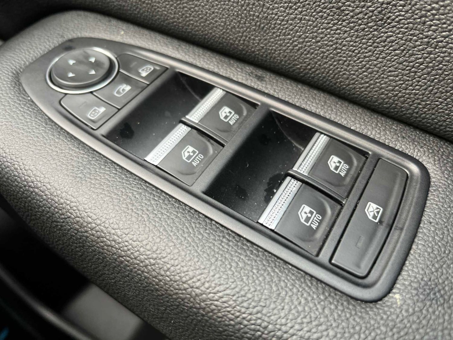 Used Renault Captur 2023 for sale - 76879696: Photo 20