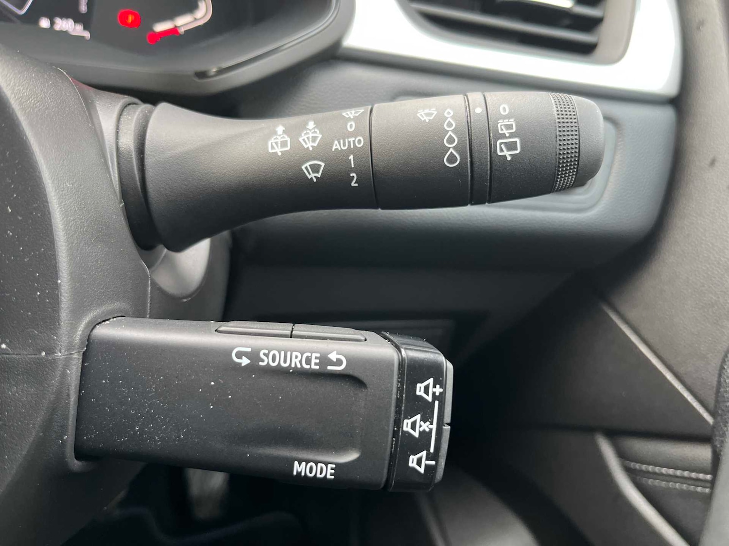 Used Renault Captur 2023 for sale - 76879696: Photo 25