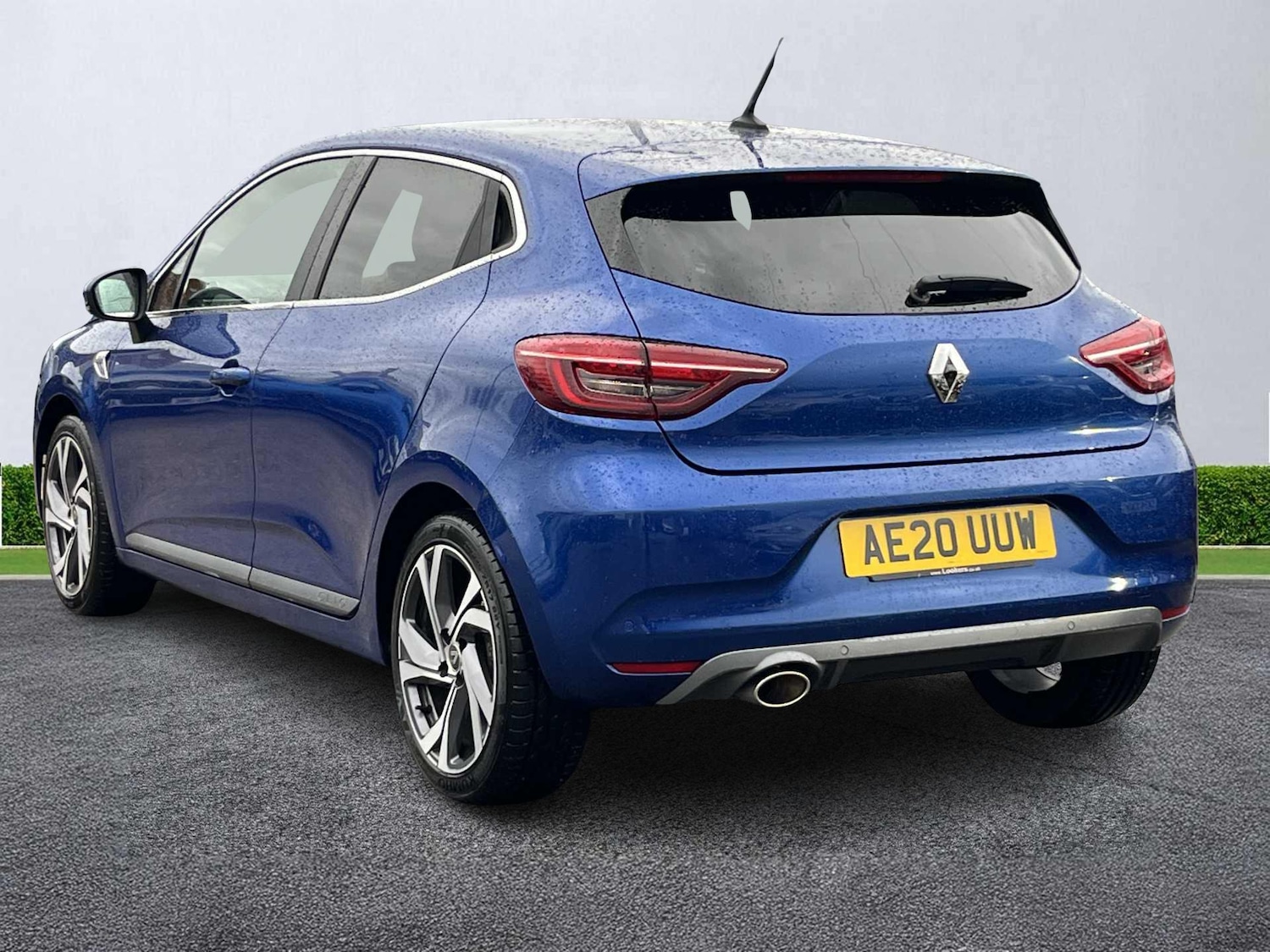 Used Renault Clio 2020 for sale - 76879677: Photo 2