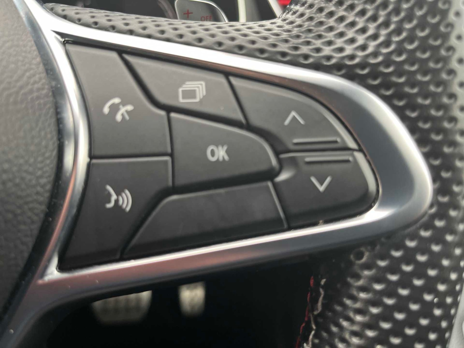 Used Renault Clio 2020 for sale - 76879677: Photo 23