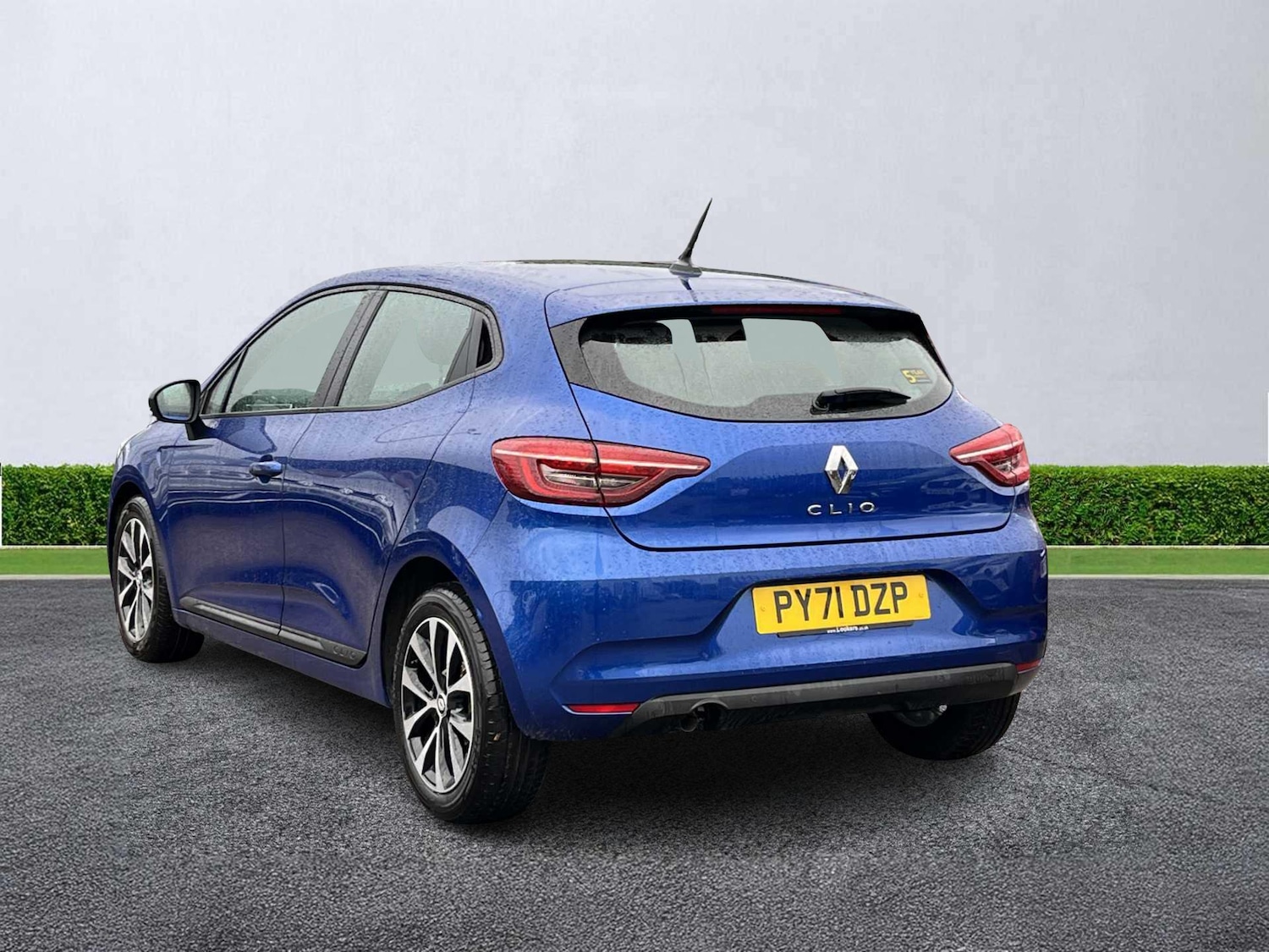 Used Renault Clio 2022 for sale - 76329978: Photo 2