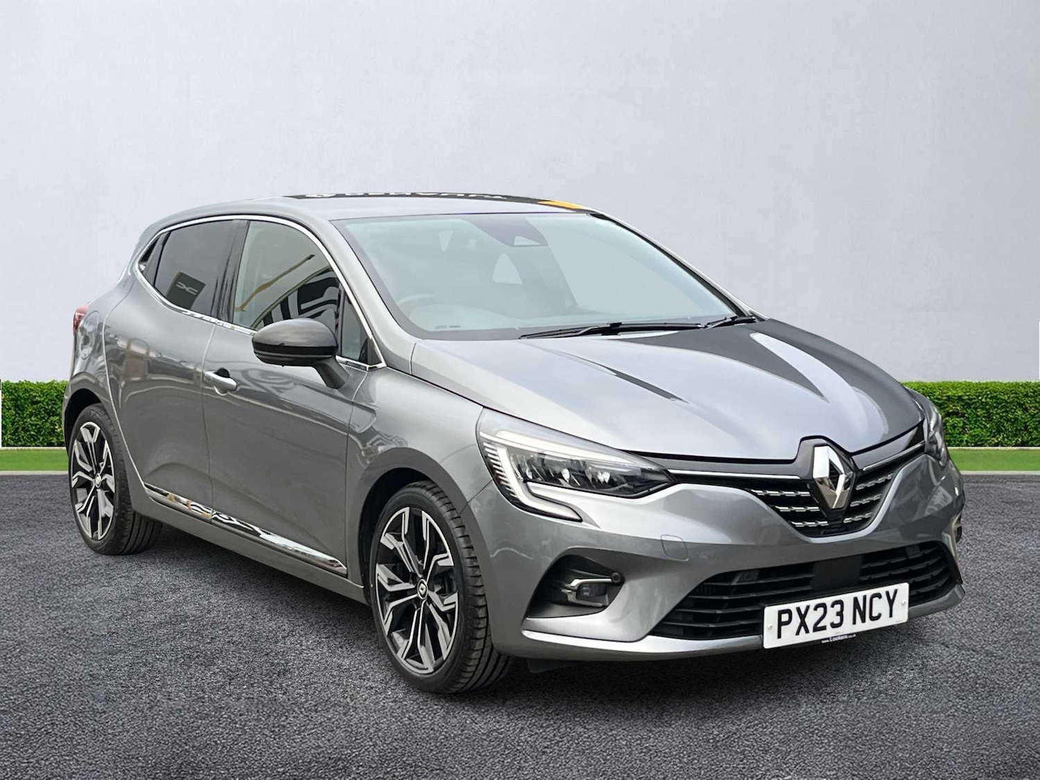 Used Renault Clio 2023 for sale - 77896210: Photo 1