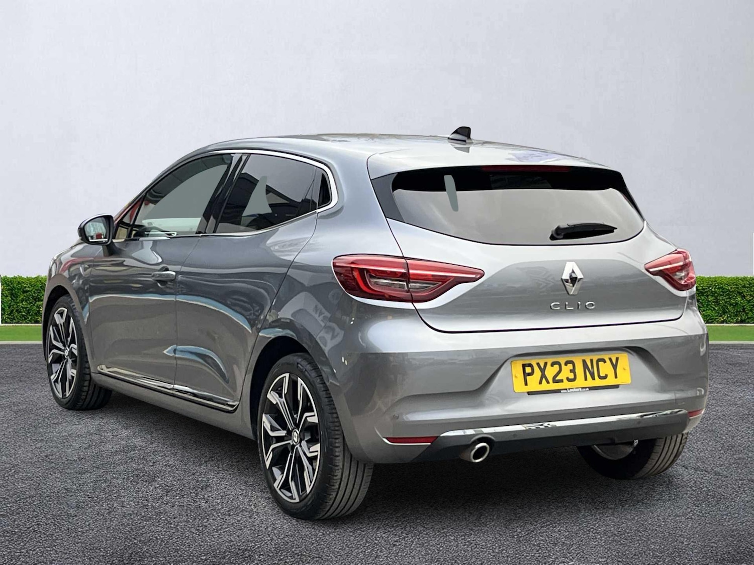 Used Renault Clio 2023 for sale - 77896210: Photo 2