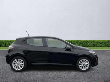 Used Renault Clio 2024 for sale - 76159555: Photo 3