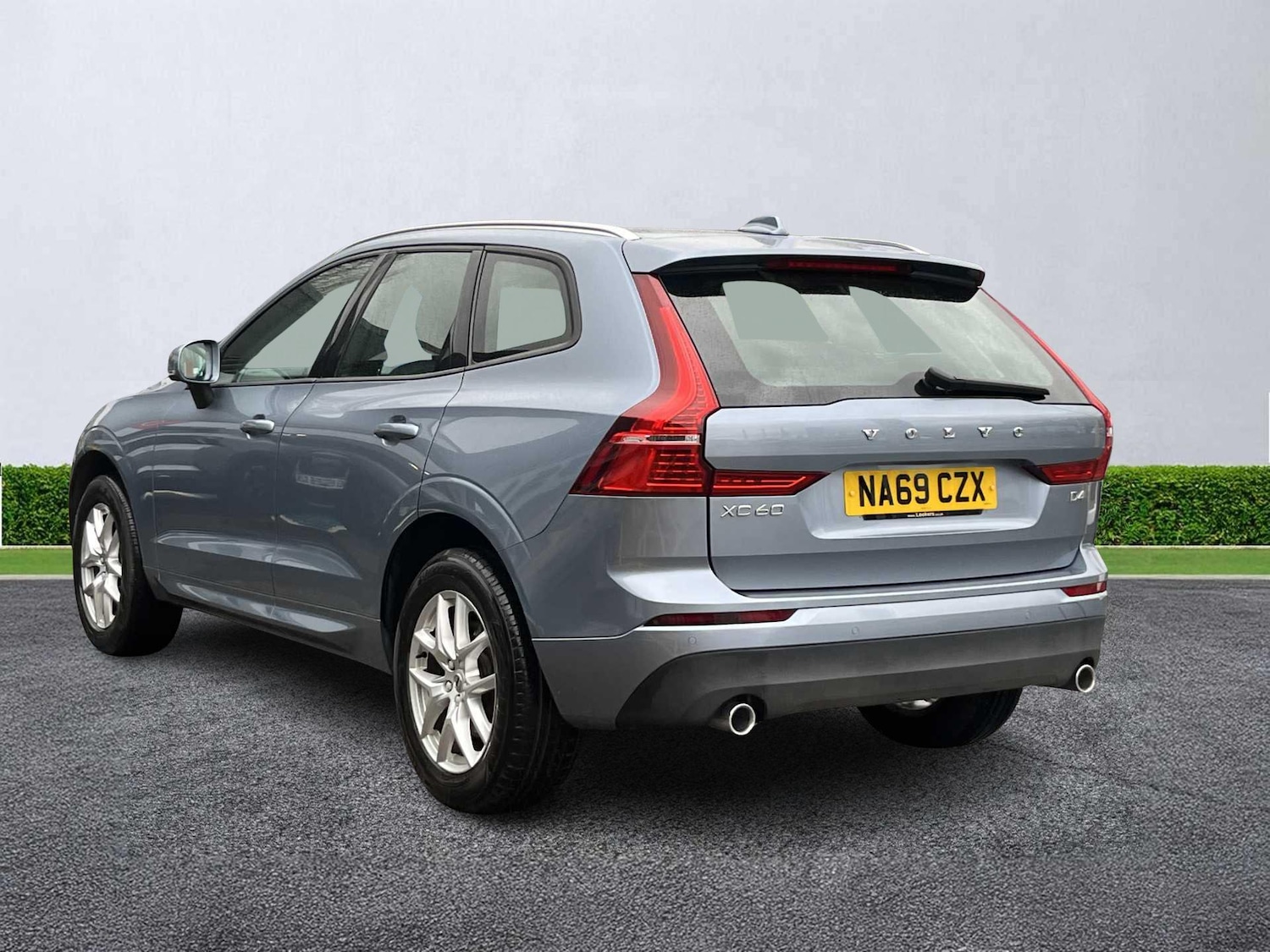 Used Volvo XC60 2019 for sale - 77743235: Photo 2