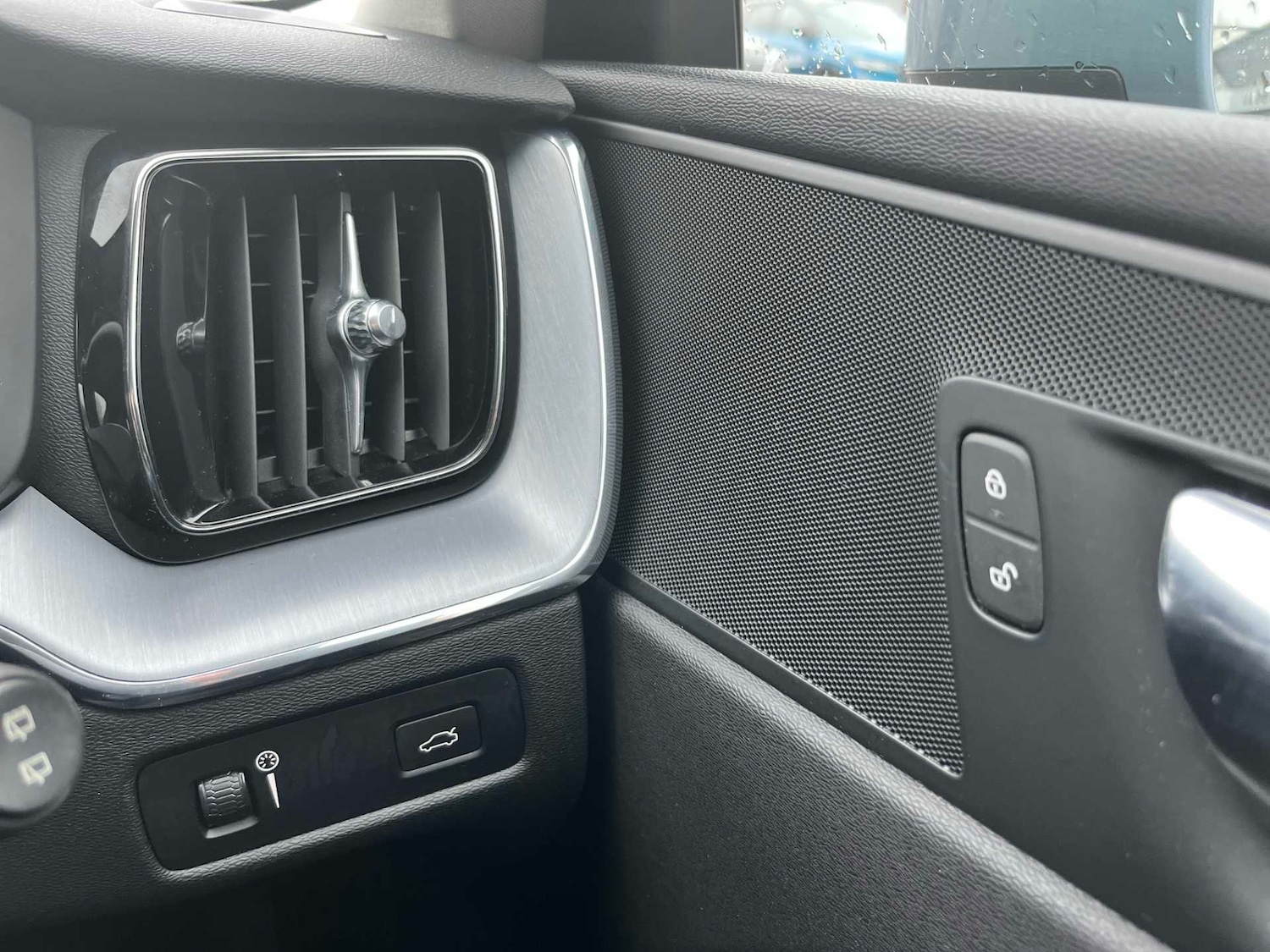 Used Volvo XC60 2019 for sale - 77743235: Photo 21