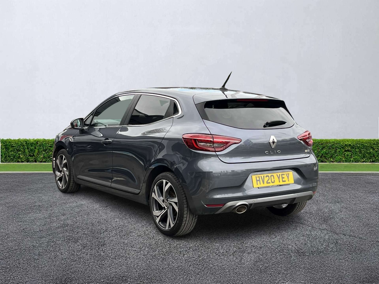Used Renault Clio 2020 for sale - 76353627: Photo 2