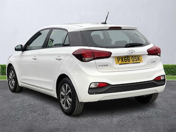 Used Hyundai i20 2018 for sale - 77901697: Photo