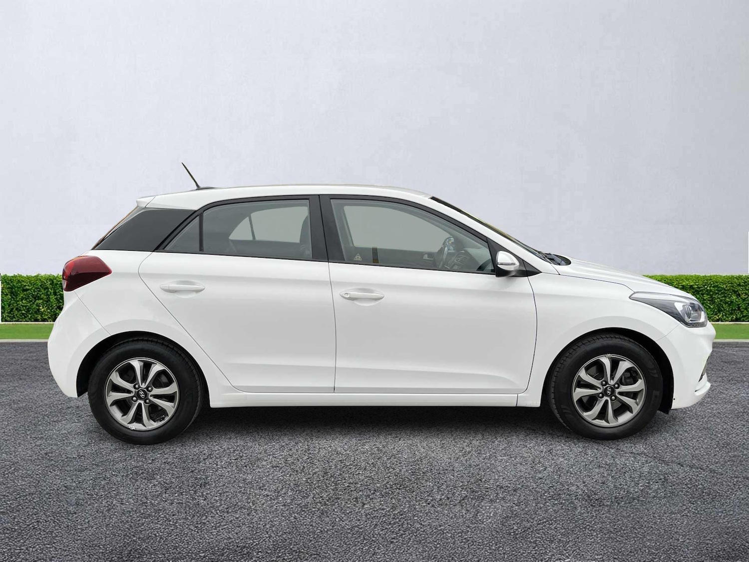 Used Hyundai i20 2018 for sale - 77901697: Photo 3