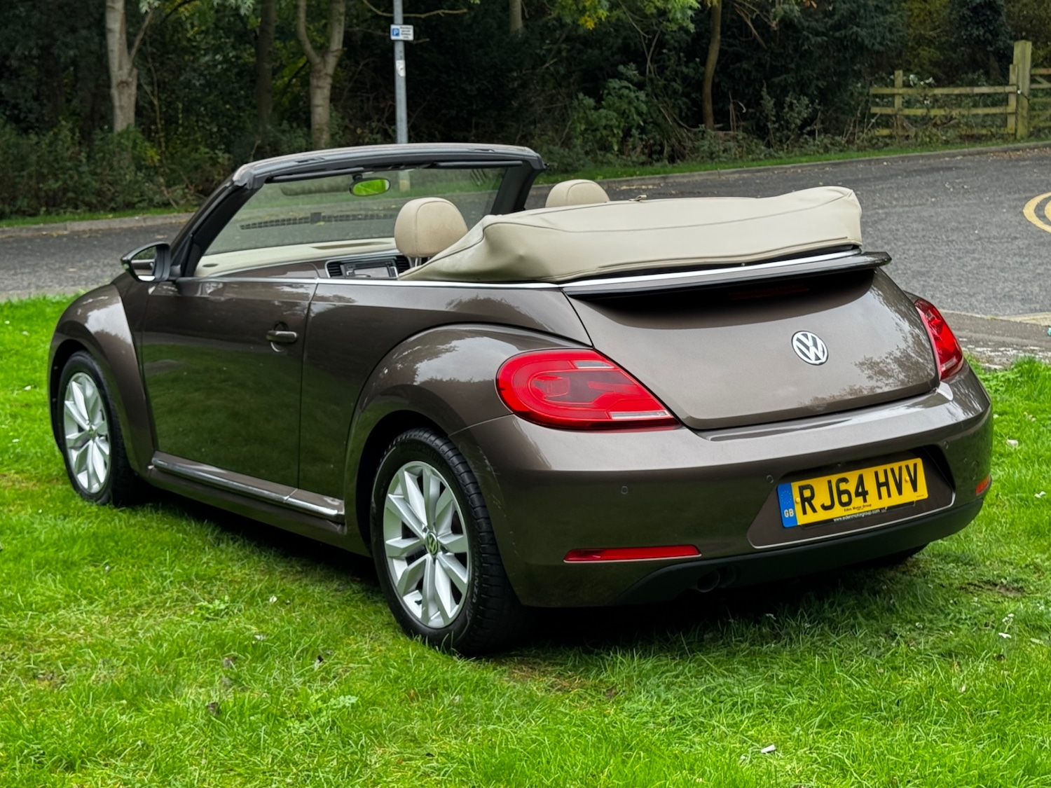 Used Volkswagen Beetle 2015 for sale - 76428338: Photo 4