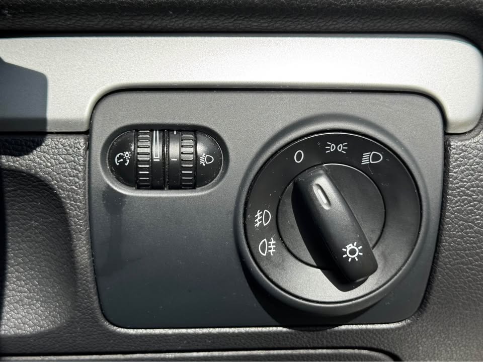 Used Volkswagen Golf 2011 for sale - 76437205: Photo 10