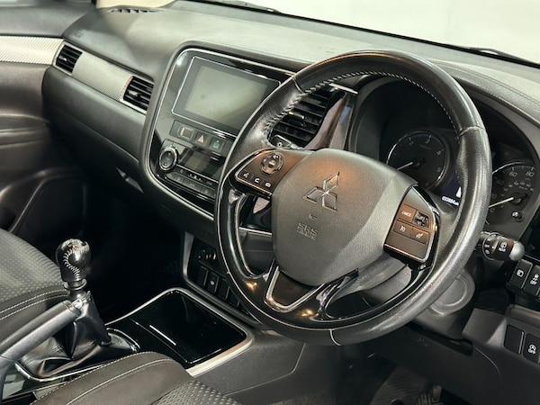 Used Mitsubishi Outlander 2018 for sale - 76147960: Photo 17