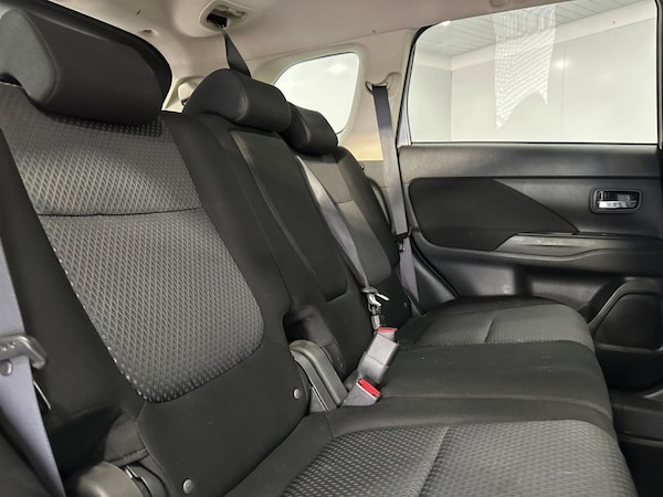 Used Mitsubishi Outlander 2018 for sale - 76147960: Photo 21