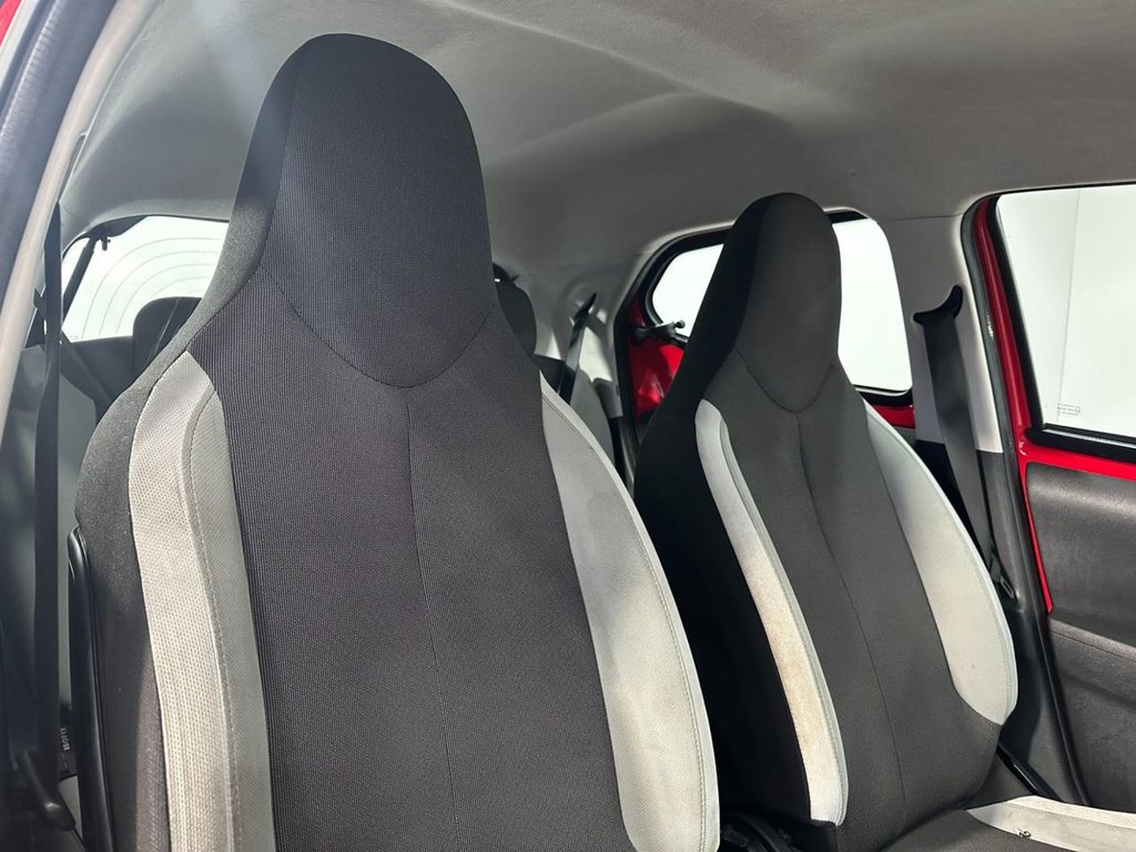 Used Toyota AYGO 2015 for sale - 76454761: Photo 14