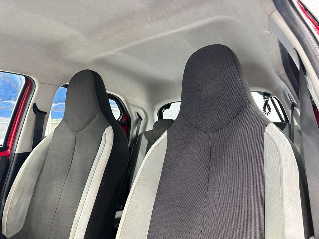 Used Toyota AYGO 2015 for sale - 76454761: Photo 19