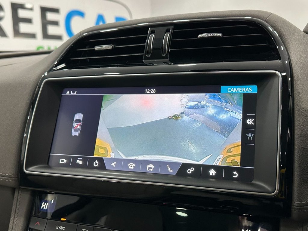 Used Jaguar F-Pace 2018 for sale - 77521488: Photo 32