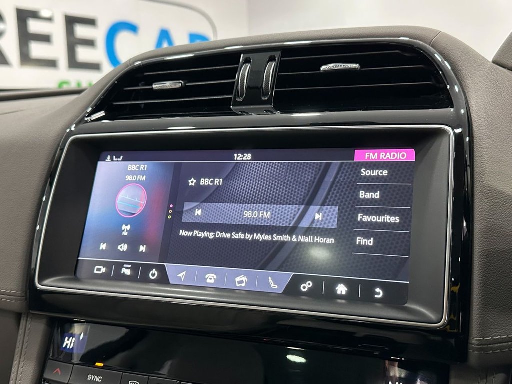 Used Jaguar F-Pace 2018 for sale - 77521488: Photo 37