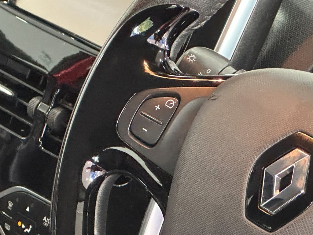 Used Renault Clio 2015 for sale - 76039605: Photo 17