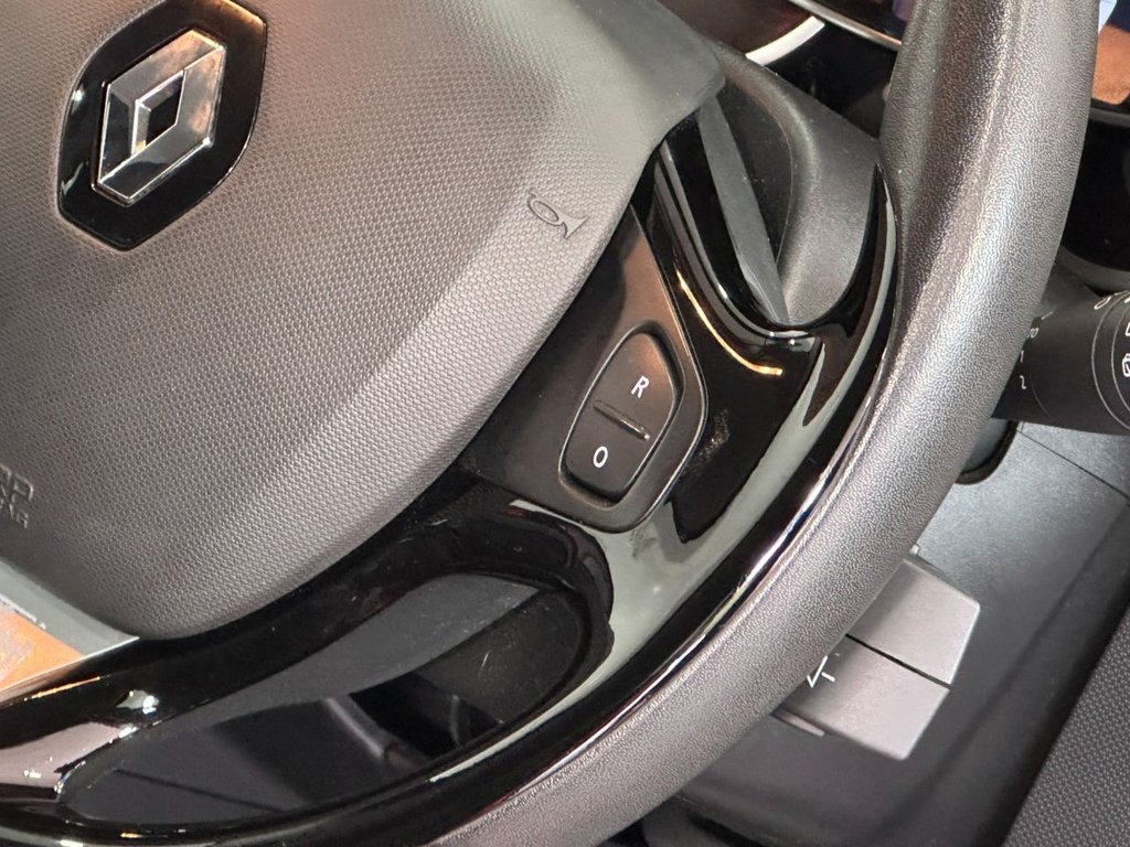 Used Renault Clio 2015 for sale - 76039605: Photo 19