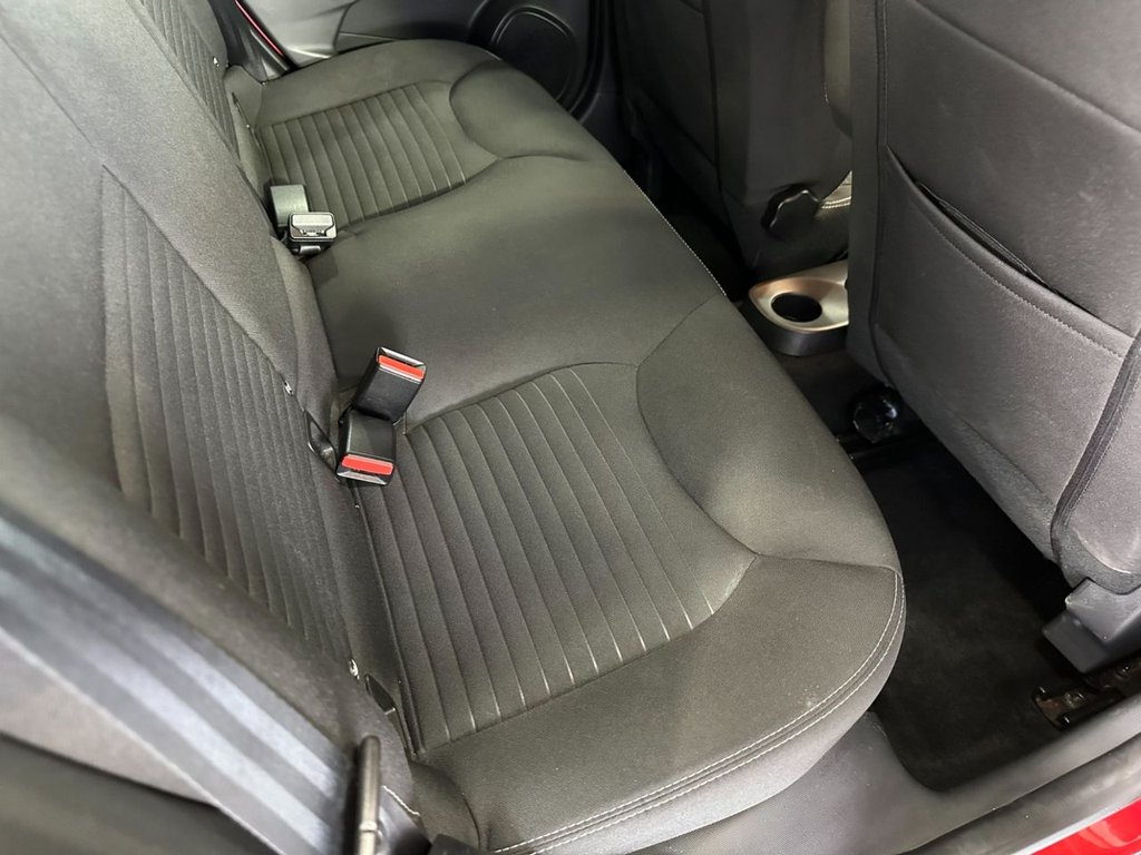 Used Renault Clio 2015 for sale - 76039605: Photo 21