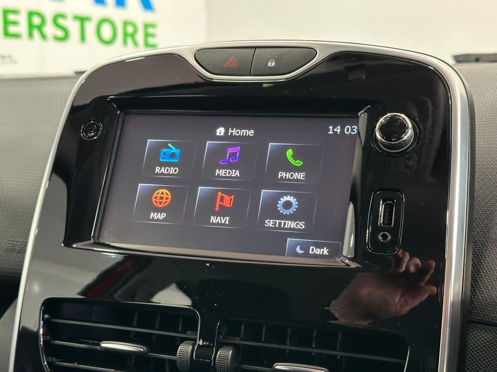 Used Renault Clio 2015 for sale - 76039605: Photo 29