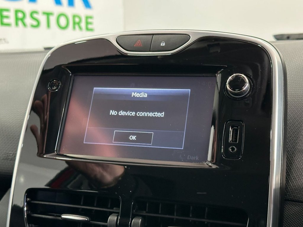 Used Renault Clio 2015 for sale - 76039605: Photo 31