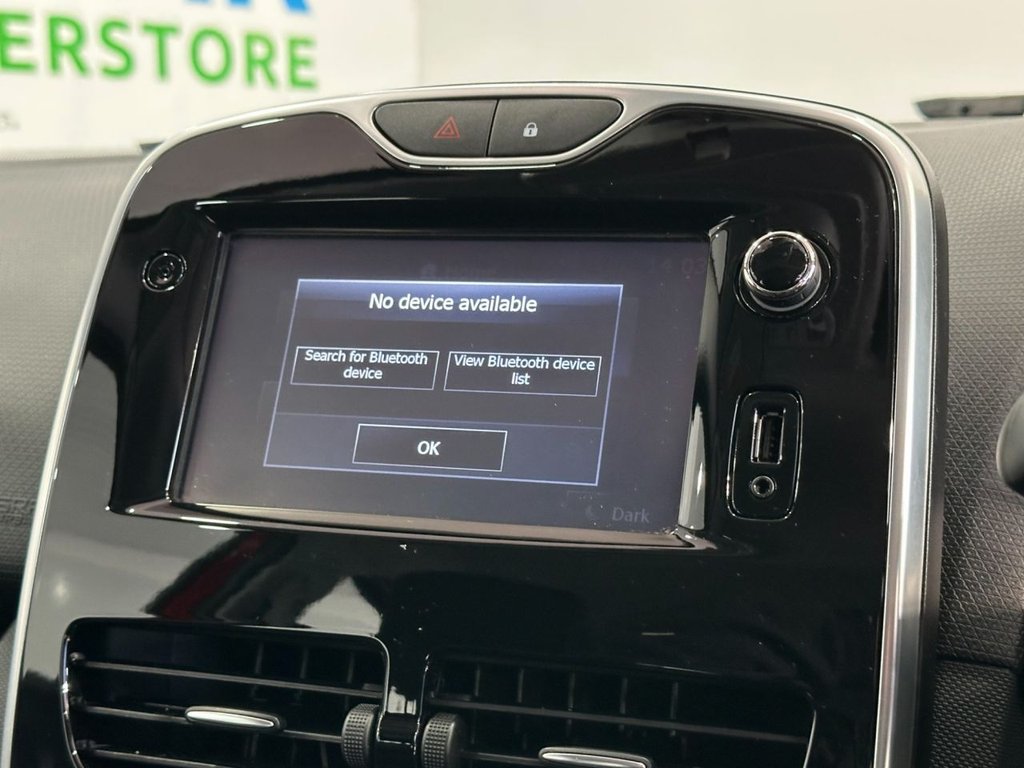 Used Renault Clio 2015 for sale - 76039605: Photo 32