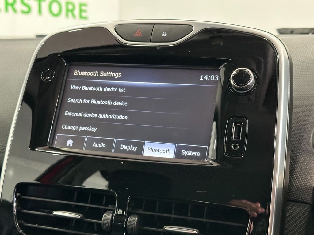 Used Renault Clio 2015 for sale - 76039605: Photo 35