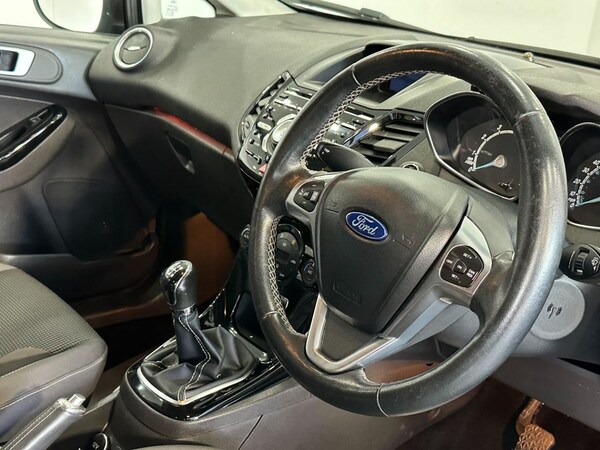 Used Ford Fiesta 2015 for sale - 76080973: Photo 17