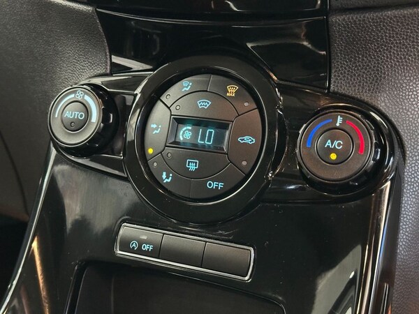 Used Ford Fiesta 2015 for sale - 76080973: Photo 27