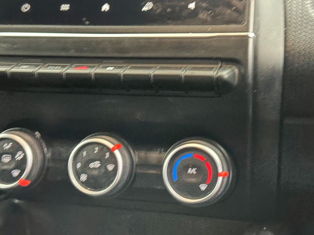 Used Renault Clio 2019 for sale - 76710939: Photo 25