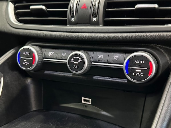 Used Alfa Romeo Giulia 2018 for sale - 76038926: Photo 28