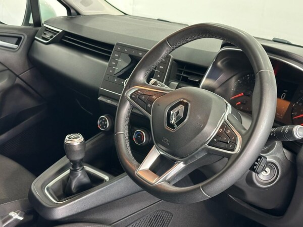 Used Renault Clio 2020 for sale - 76038600: Photo 17