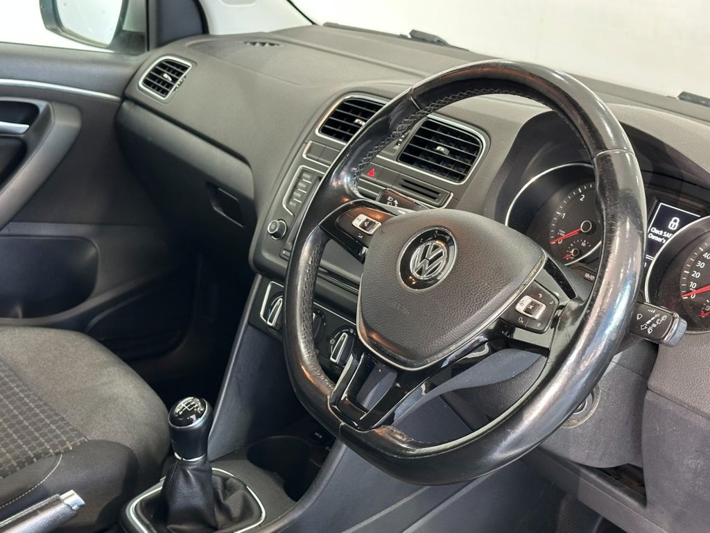 Used Volkswagen Polo 2015 for sale - 76080904: Photo 16