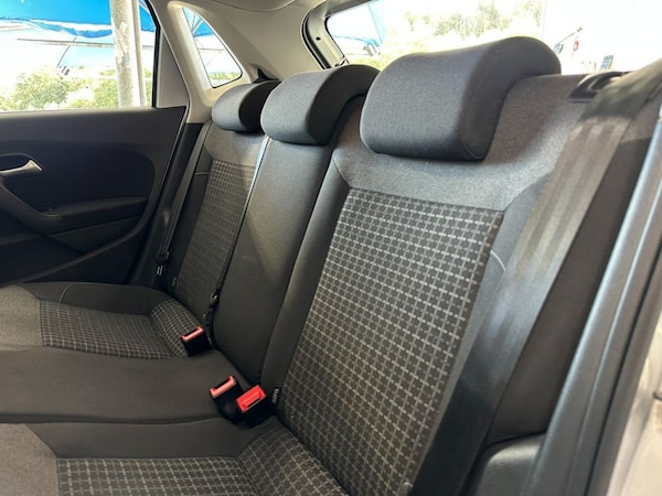 Used Volkswagen Polo 2015 for sale - 76080904: Photo 23