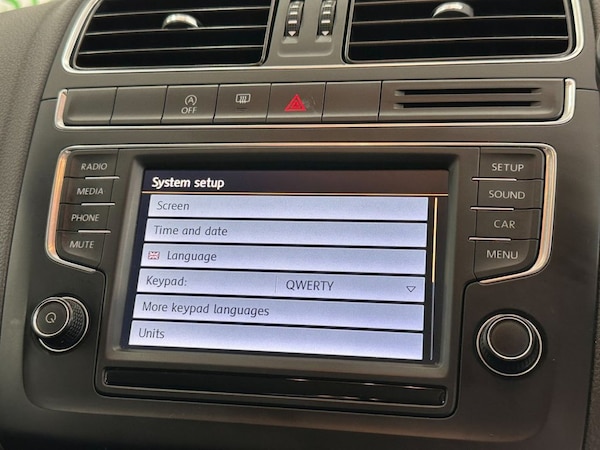 Used Volkswagen Polo 2015 for sale - 76080904: Photo 32