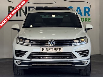 Used Volkswagen Touareg 2016 for sale - 75560108: Photo