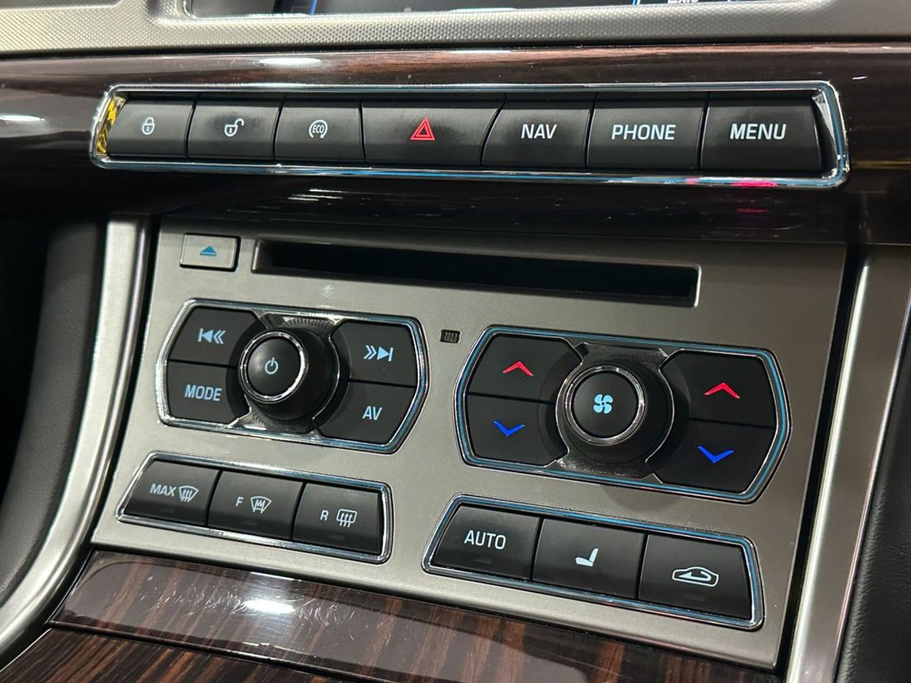 Used Jaguar XF 2015 for sale - 77534748: Photo 26