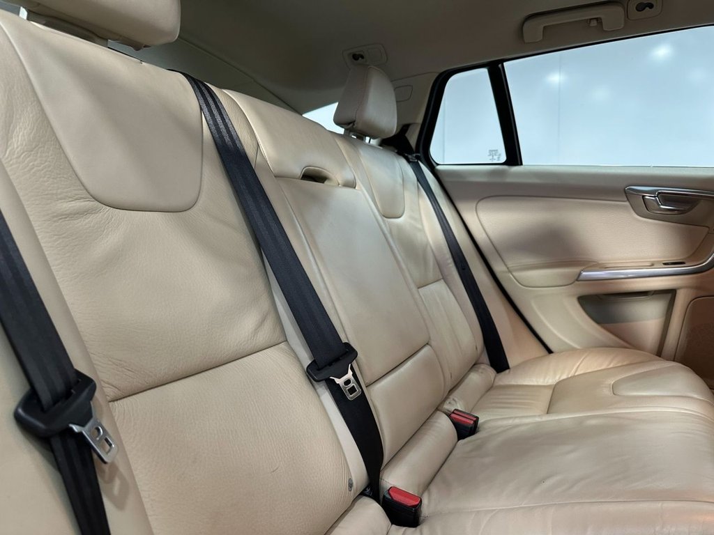 Used Volvo V60 2013 for sale - 77250698: Photo 24