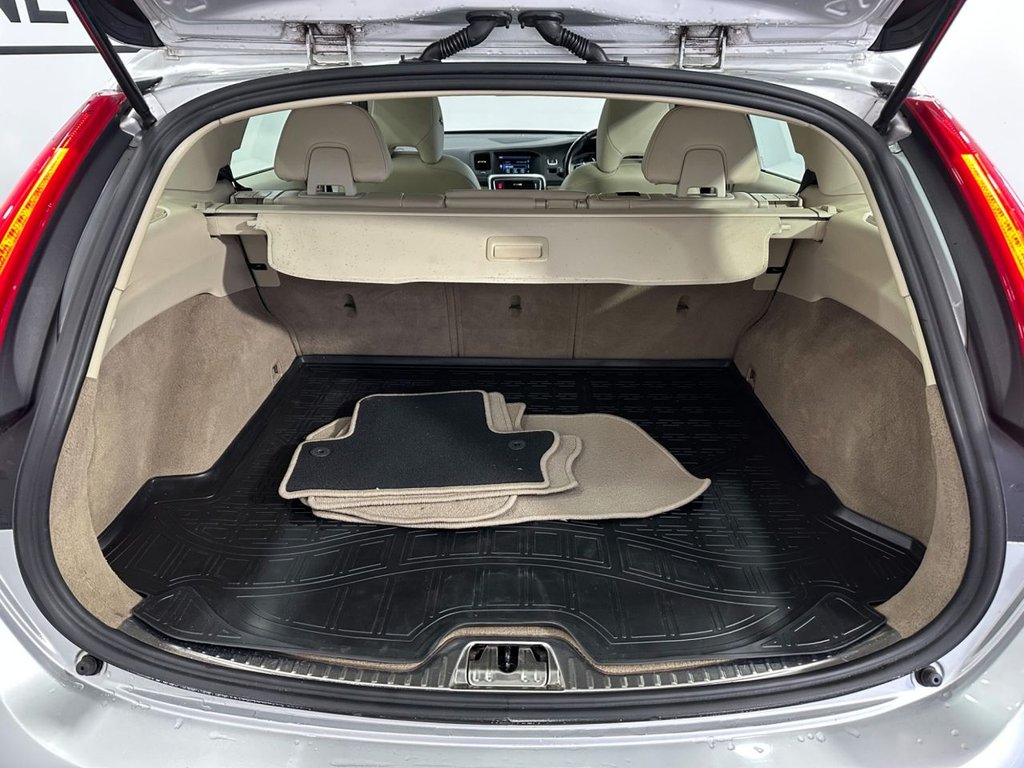 Used Volvo V60 2013 for sale - 77250698: Photo 38