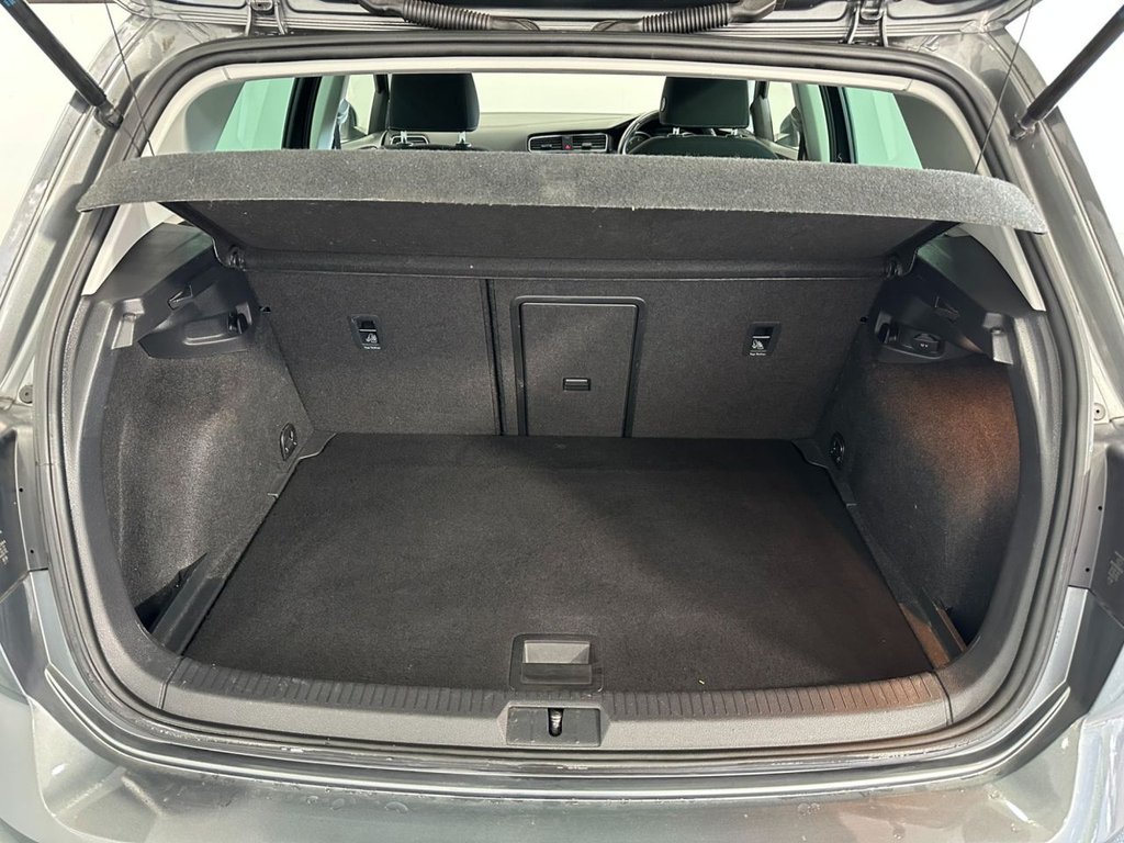 Used Volkswagen Golf 2019 for sale - 76119300: Photo 36