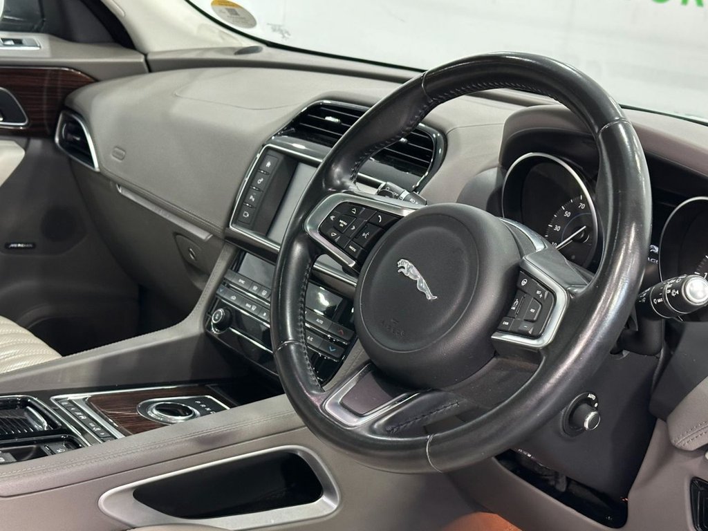 Used Jaguar F-Pace 2018 for sale - 76304296: Photo 18