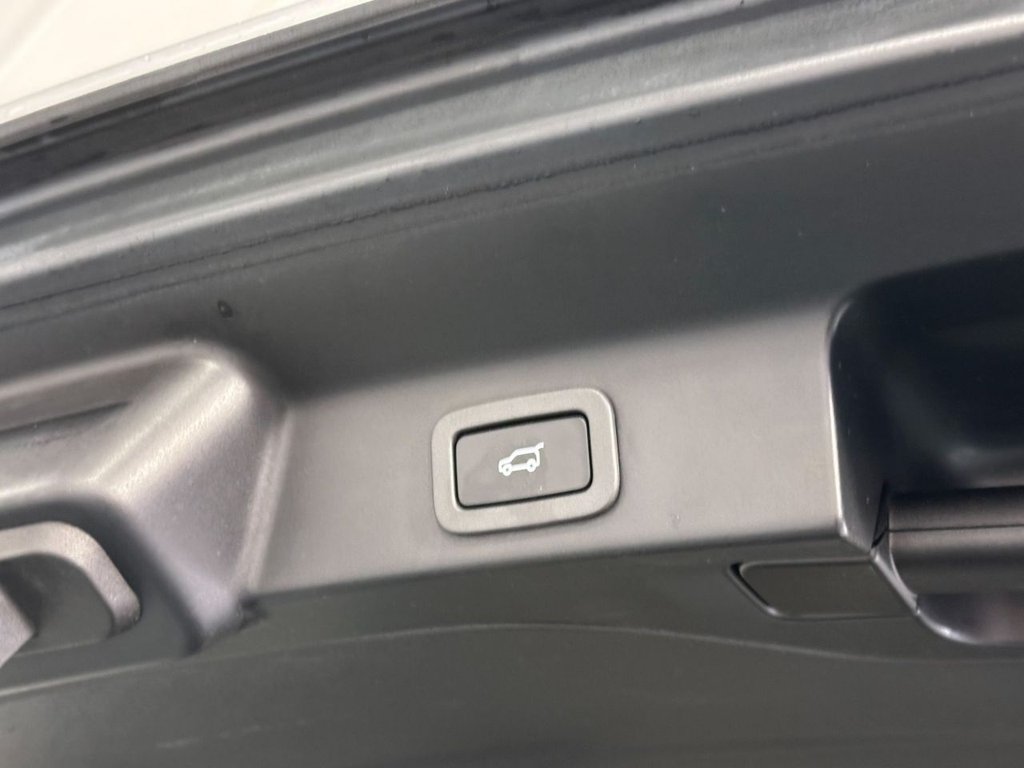 Used Jaguar F-Pace 2018 for sale - 76304296: Photo 22