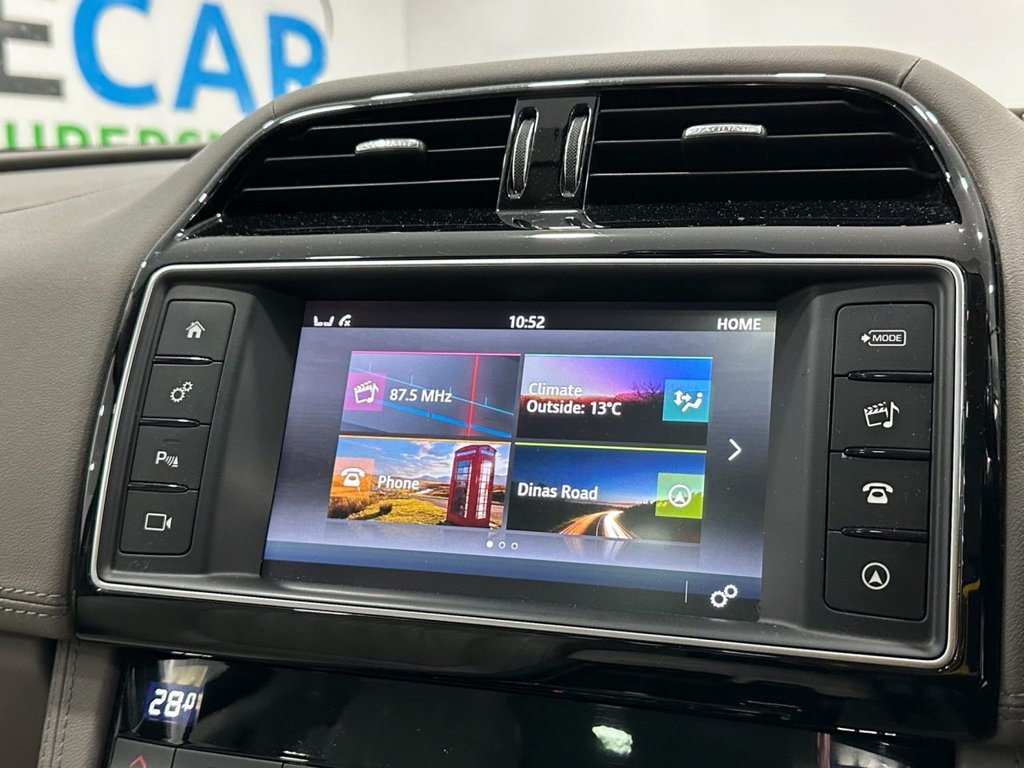 Used Jaguar F-Pace 2018 for sale - 76304296: Photo 30