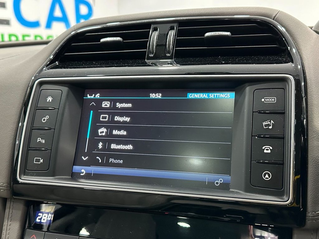 Used Jaguar F-Pace 2018 for sale - 76304296: Photo 33